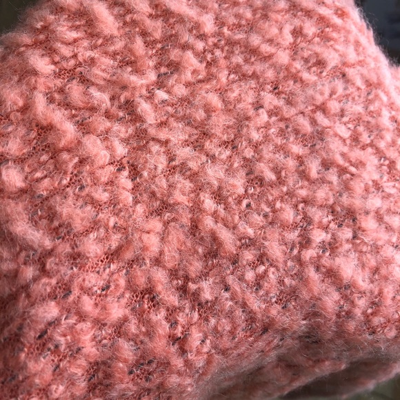 NWT H.I.P. Pink Rose Crop Sweater from Buckle - Picture 2 of 8